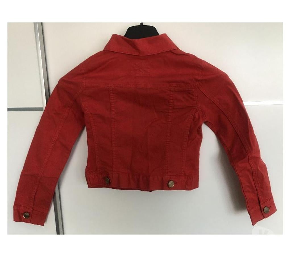 Vêtements occasion Nord Wasquehal - 59290 - Photos Vivastreet Veste en jean pour fille (taille 7 à 8 ans)