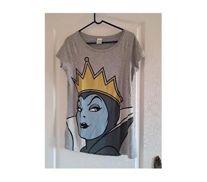Vêtements occasion Hauconcourt Moselle - Photos Vivastreet Tee shirt Benetton Disney blanche neige mechante taille L