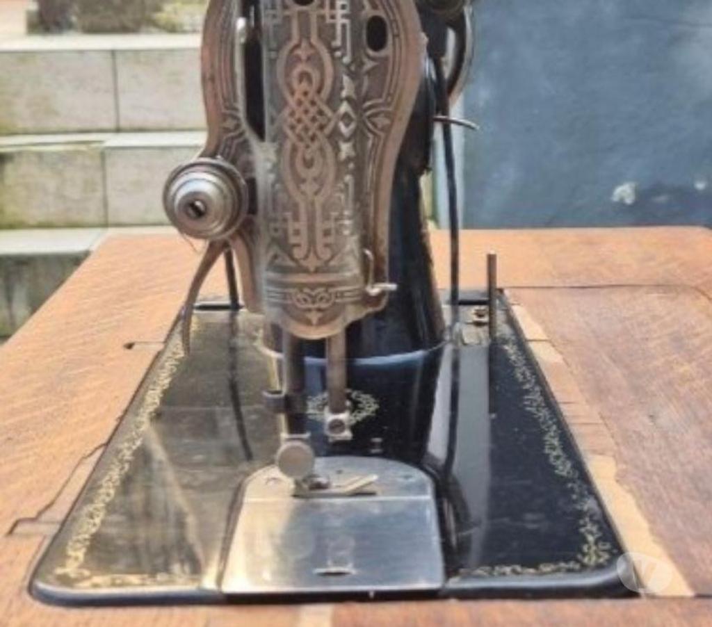 Décoration - art Meurthe-et-Moselle Longwy - 54400 - Photos Vivastreet MACHINE A COUDRE SINGER DE 1935
