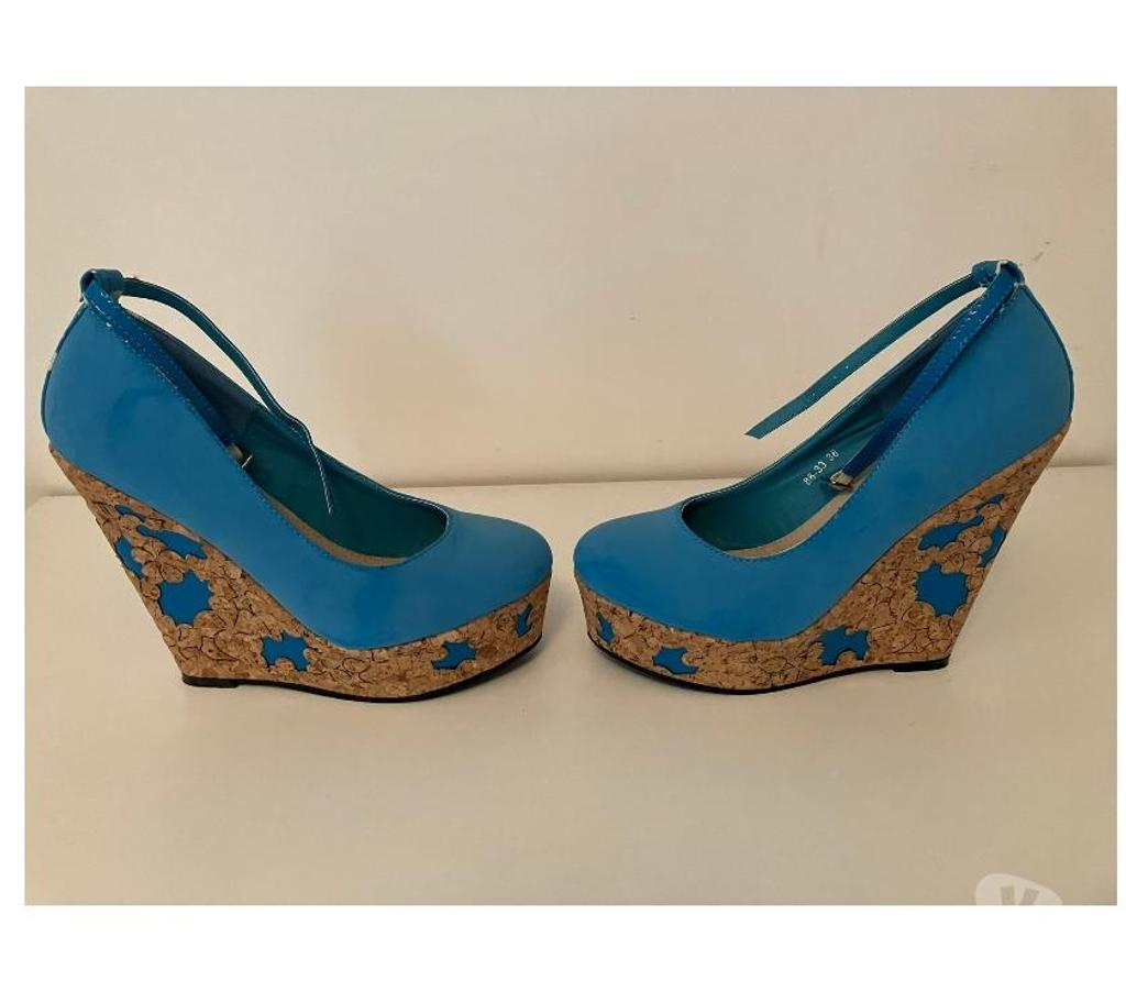 Chaussures Gironde Le Taillan Medoc - 33320 - Photos Vivastreet Chaussures bleues compensées neuves