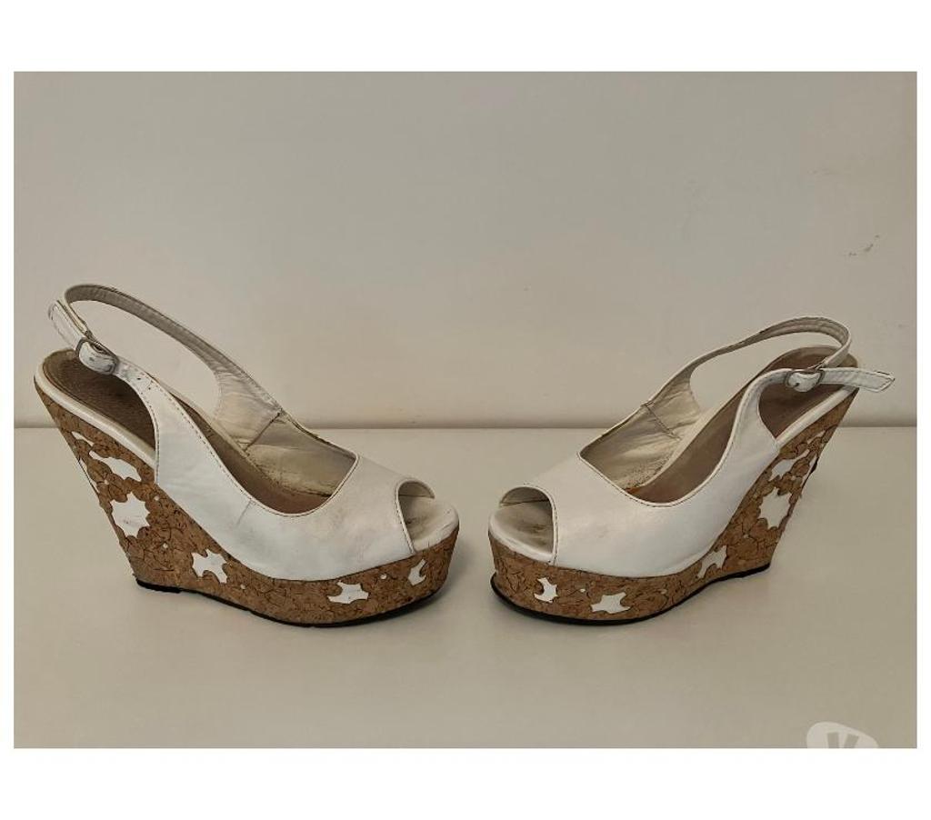 Chaussures Gironde Le Taillan Medoc - 33320 - Photos Vivastreet Sandales blanches compensées