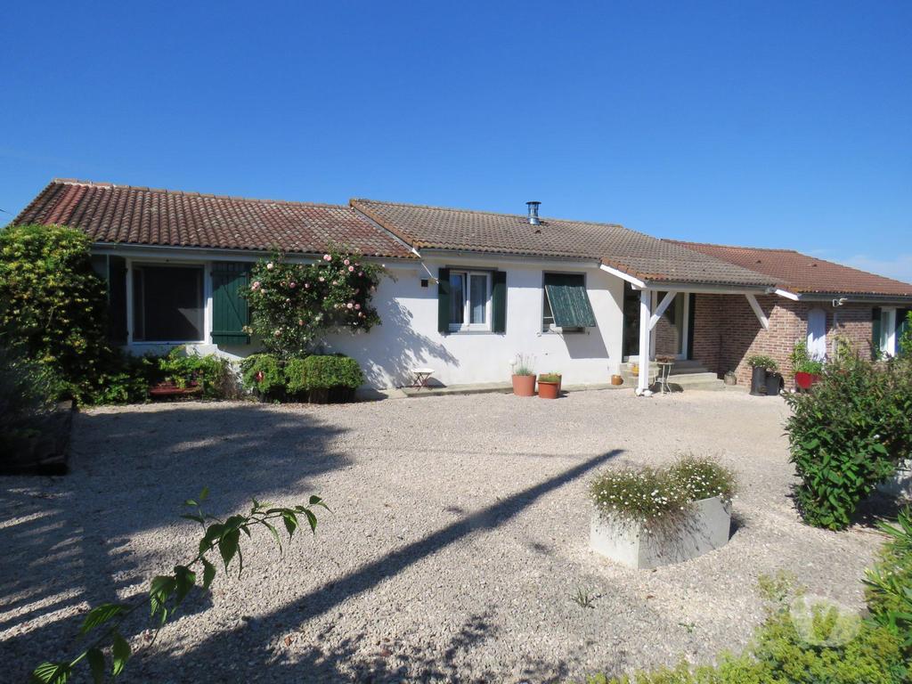 Vente Maison Hautes-Pyrénées Monleon Magnoac - 65670 - Photos Vivastreet Maison à vendre Monléon-Magnoac