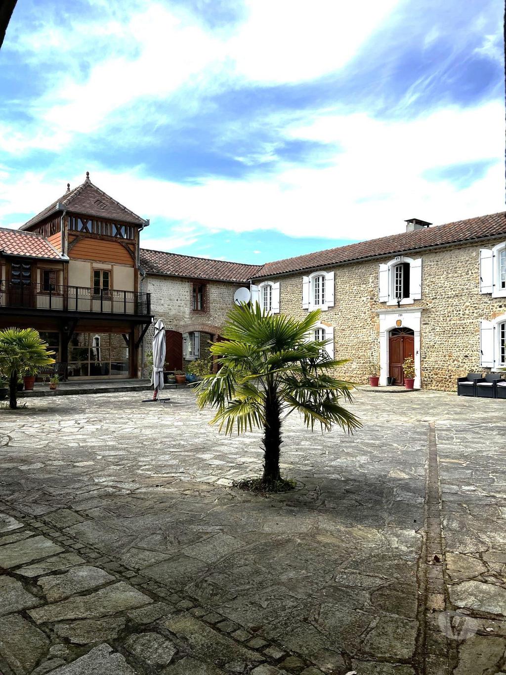 Vente Maison Gers Villecomtal sur Arros - 32730 - Photos Vivastreet Proprieté unique de 1780,avec de nombreuses possibilités.