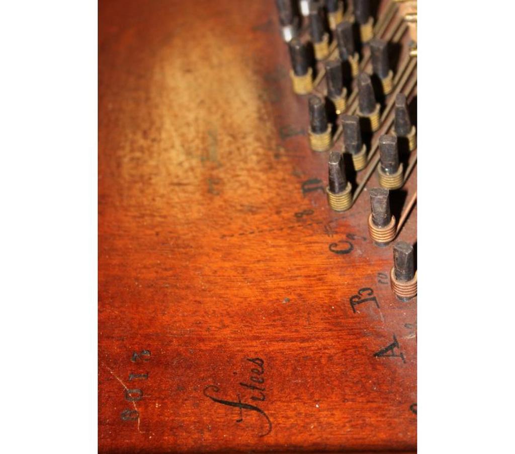 Instruments de musique Hérault Montpellier - Photos Vivastreet Piano pianoforte carré Ignace Pleyel 178 x 79 cm de 1848