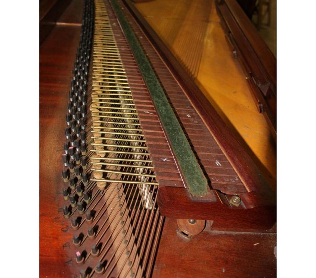 Instruments de musique Hérault Montpellier - Photos Vivastreet Piano pianoforte carré Ignace Pleyel 178 x 79 cm de 1848