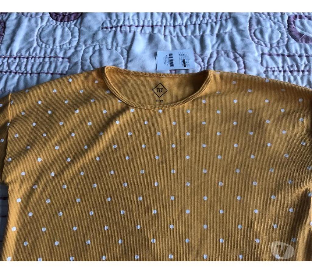 Vêtements occasion Nord Wasquehal - 59290 - Photos Vivastreet Sous pull pour fille (taille 11 à 12 ans)