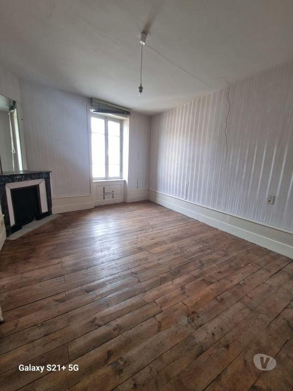 Vente Maison Haute-Loire Bellevue la Montagne - 43350 - Photos Vivastreet Maison de village 220m² à rénover avec garage