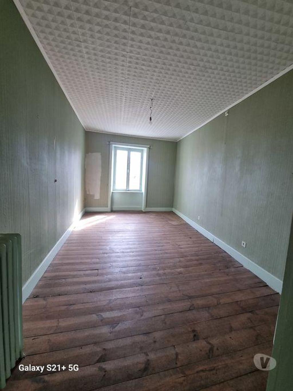 Vente Maison Haute-Loire Bellevue la Montagne - 43350 - Photos Vivastreet Maison de village 220m² à rénover avec garage