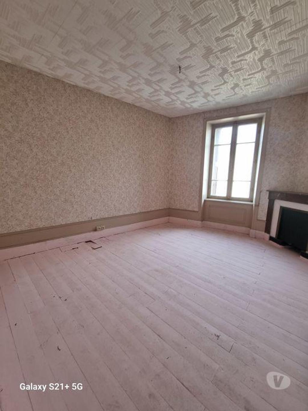 Vente Maison Haute-Loire Bellevue la Montagne - 43350 - Photos Vivastreet Maison de village 220m² à rénover avec garage