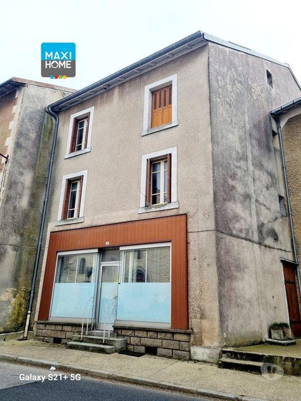 Vente Maison Haute-Loire Bellevue la Montagne - 43350 - Photos Vivastreet Maison de village 220m² à rénover avec garage