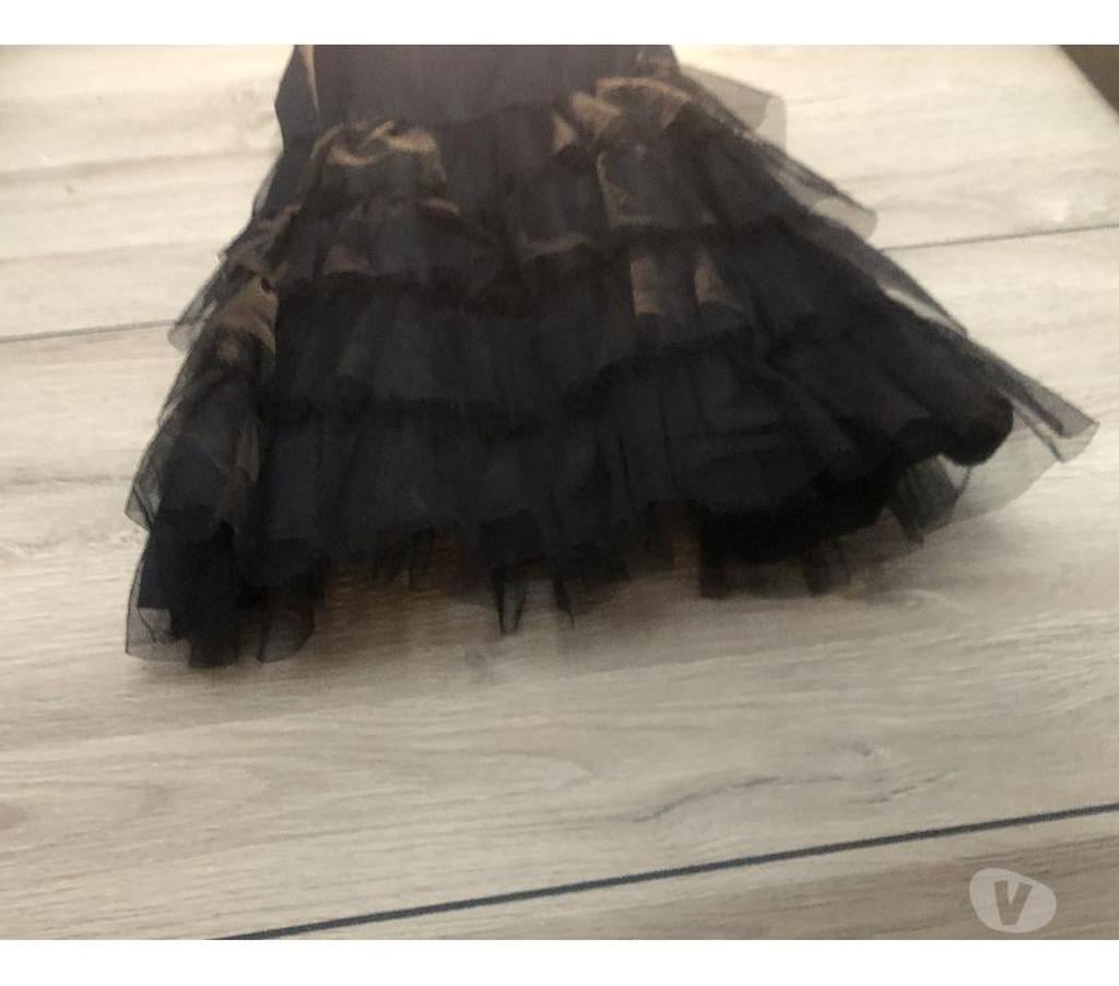 Vêtements occasion Nord Wasquehal - 59290 - Photos Vivastreet Robe de soirée (taille 7 à 8 ans)
