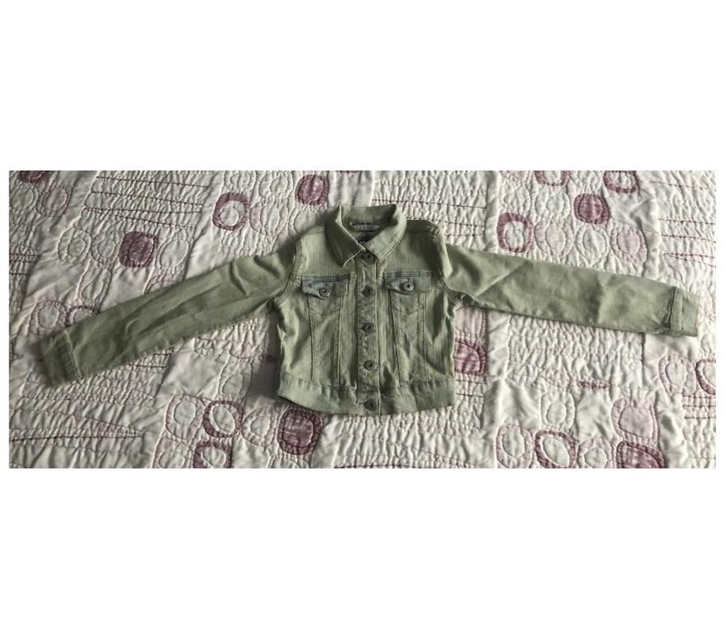 Vêtements occasion Nord Wasquehal - 59290 - Photos Vivastreet Veste en jean pour fille (taille 10 ans)