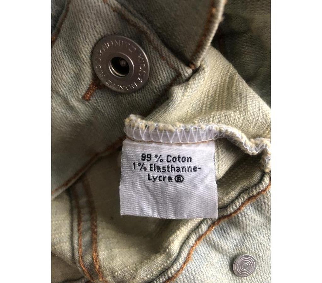 Vêtements occasion Nord Wasquehal - 59290 - Photos Vivastreet Veste en jean pour fille (taille 10 ans)