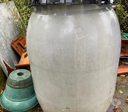 Bricolage - Jardin - Outillage La Mulatiere Rhône - Photos Vivastreet Bidon Fût plastique 220L avec couvercle pour compost
