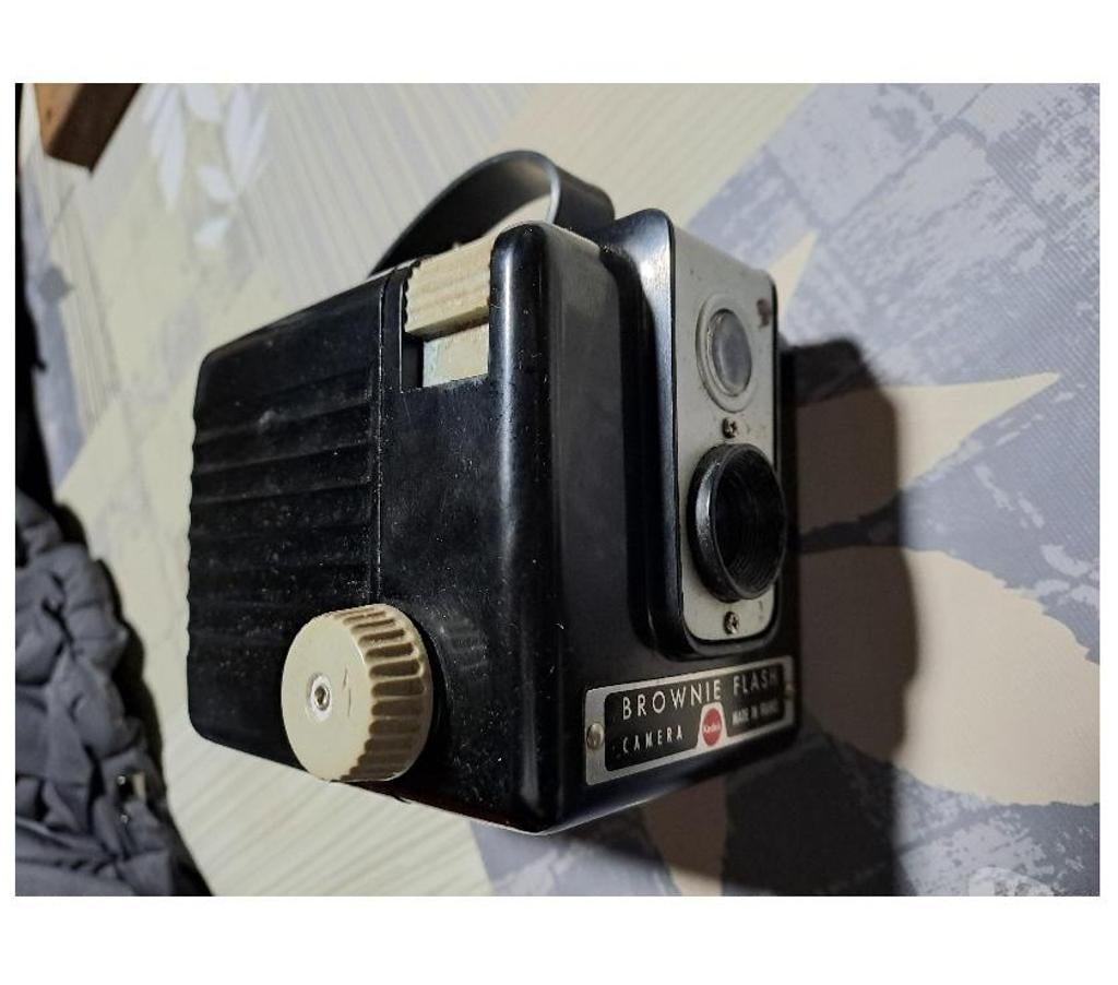 Photo - Video - Son Seine-et-Marne Montceaux les Provins - 77151 - Photos Vivastreet kodak brownie flash
