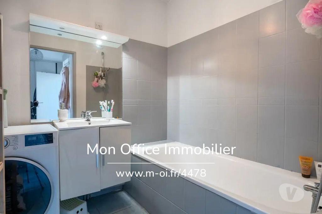 Appartements à vendre Bouches-du-Rhône Marseille - Photos Vivastreet (4716-LLE) Référence : 4716-LLE - Appartement de type 3 d'une...