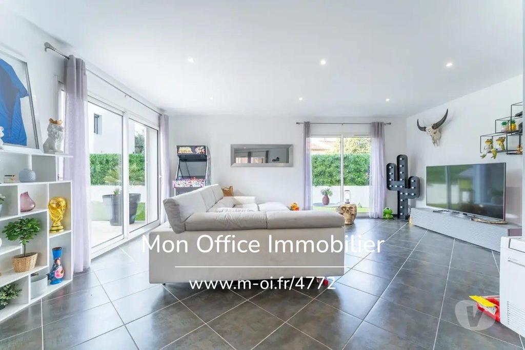 Vente Maison Bouches-du-Rhône Allauch - 13190 - Photos Vivastreet (4772-LLE) Référence : 4772-LLE - Maison 5 pièces piscine ...