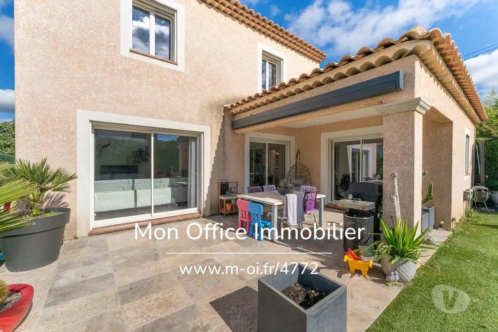 Vente Maison Bouches-du-Rhône Allauch - 13190 - Photos Vivastreet (4772-LLE) Référence : 4772-LLE - Maison 5 pièces piscine ...