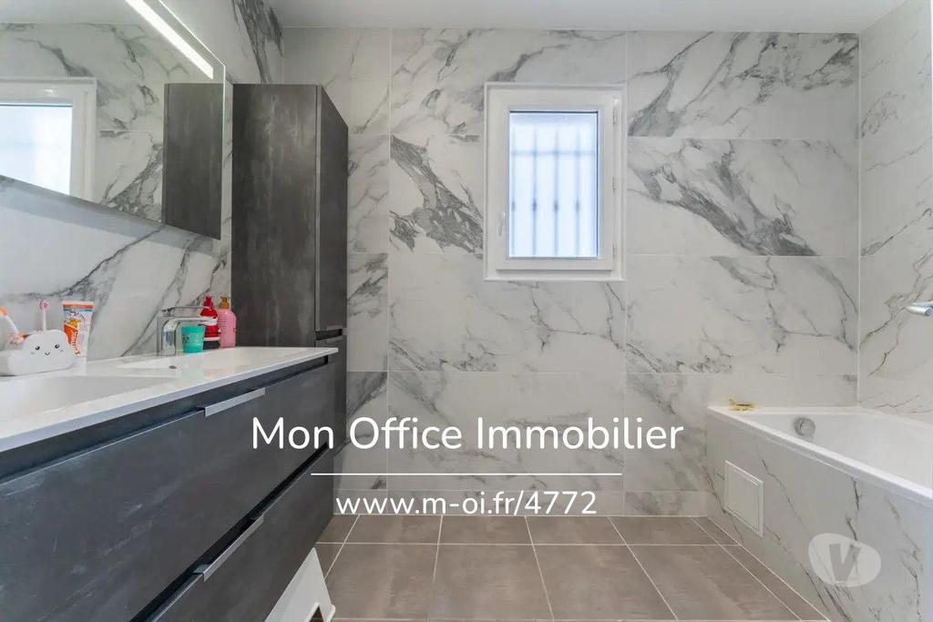 Vente Maison Bouches-du-Rhône Allauch - 13190 - Photos Vivastreet (4772-LLE) Référence : 4772-LLE - Maison 5 pièces piscine ...