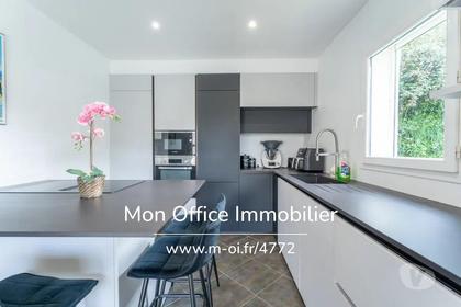 Vente Maison Allauch Bouches-du-Rhône - Photos Vivastreet (4772-LLE) Référence : 4772-LLE - Maison 5 pièces piscine ...