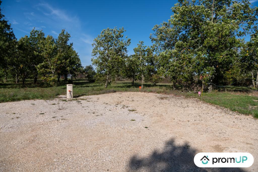 Terrain à vendre Lot Lalbenque - 46230 - Photos Vivastreet (V6891) Terrain constructible de 1490 m2 à LALBENQUE