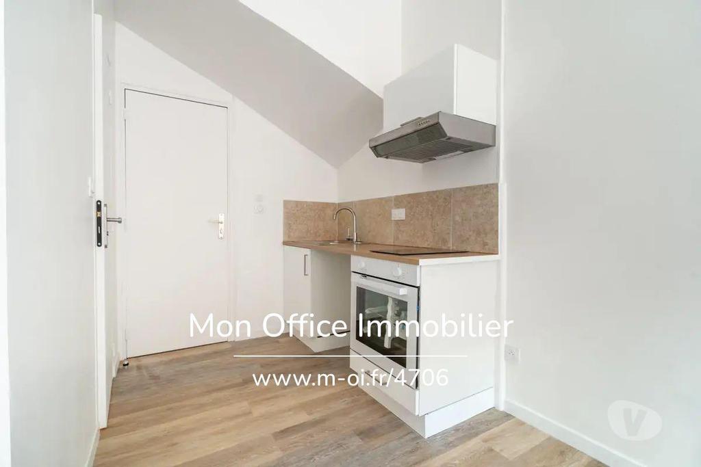 Appartements à vendre Bouches-du-Rhône Marseille - Photos Vivastreet (4706-CLA.) Référence : 4706-CLA. - Studio avec terrasse dans...