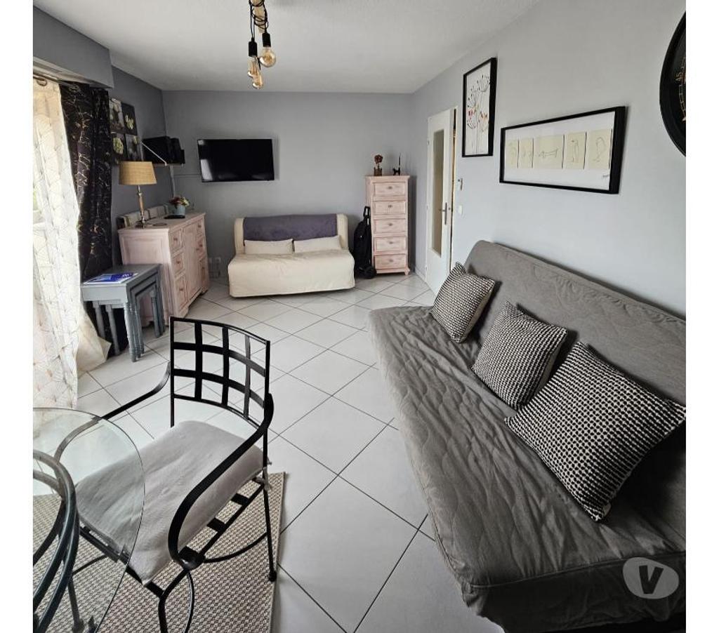 location saisonniere Var Hyeres - 83400 - Photos Vivastreet Studio vacances à Hyères (83400)