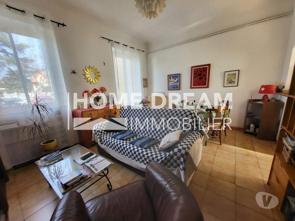Appartements à vendre Var La Seyne sur Mer - 83500 - Photos Vivastreet T2 à 40 mètres de la plage ! LA SEYNE-SUR-MER Les...