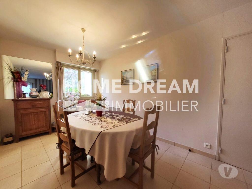 Appartements à vendre Var Six Fours les Plages - 83140 - Photos Vivastreet T3 Standing au calme - SIX-FOURS-LES-PLAGES Proche centre et...