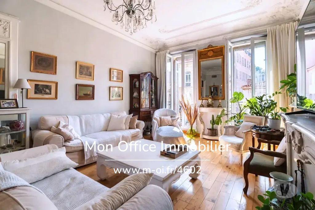 Appartements à vendre Bouches-du-Rhône Marseille - Photos Vivastreet (4704-CLA.) Référence : 4704-CLA. - Appartement 5 pièces à...