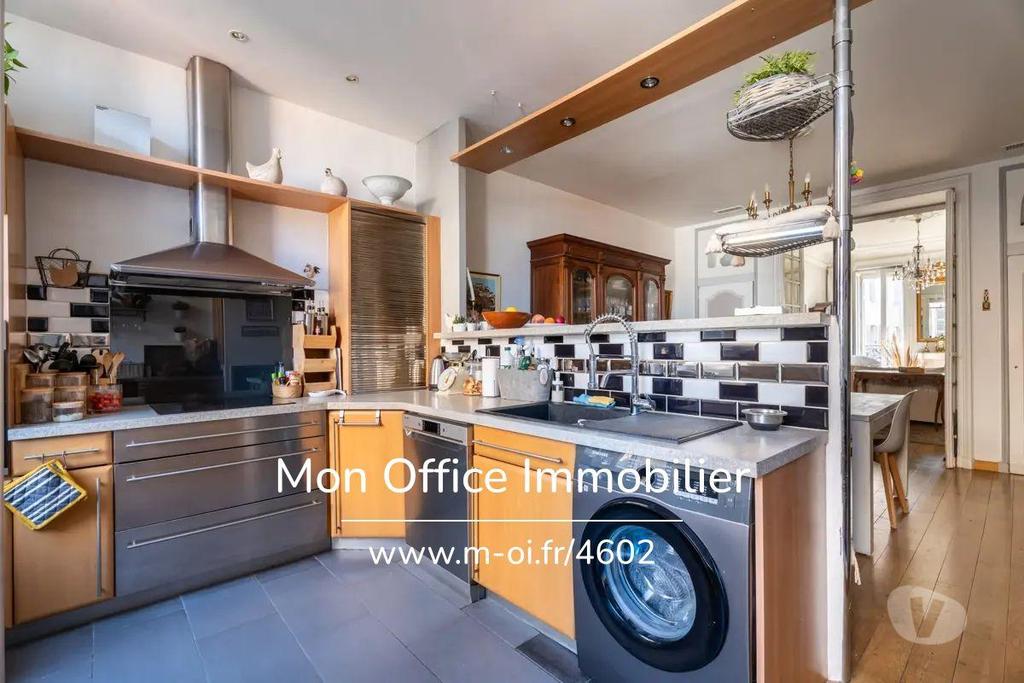 Appartements à vendre Bouches-du-Rhône Marseille - Photos Vivastreet (4704-CLA.) Référence : 4704-CLA. - Appartement 5 pièces à...