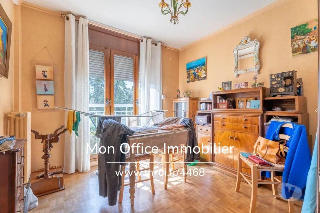 Appartements à vendre Bouches-du-Rhône Marseille - Photos Vivastreet (4468-CRO.) Référence : 4468-CRO. - Appartement 3 pièces