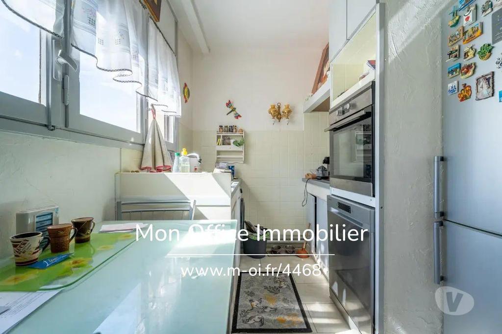 Appartements à vendre Bouches-du-Rhône Marseille - Photos Vivastreet (4468-CRO.) Référence : 4468-CRO. - Appartement 3 pièces
