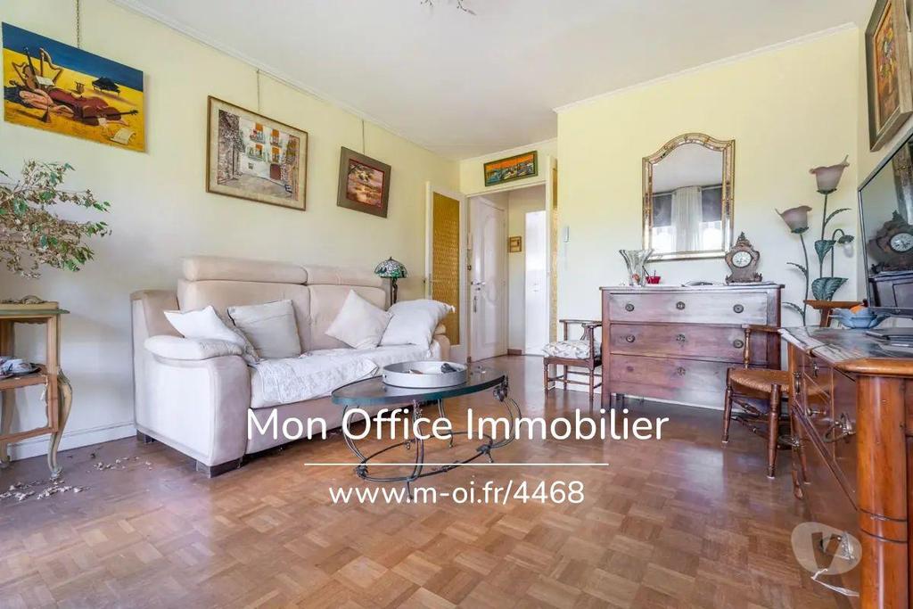 Appartements à vendre Bouches-du-Rhône Marseille - Photos Vivastreet (4468-CRO.) Référence : 4468-CRO. - Appartement 3 pièces