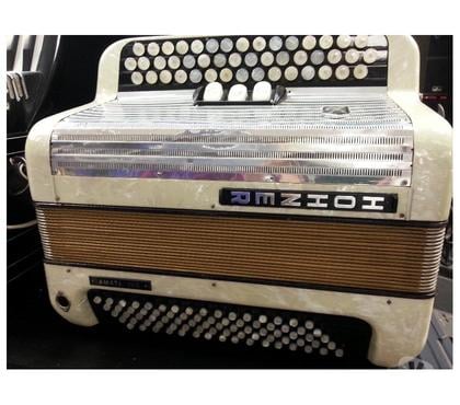 Instruments de musique Mommenheim Bas-Rhin - Photos Vivastreet HOHNER AMATI4 - Accordéon 80 basses-2 registres