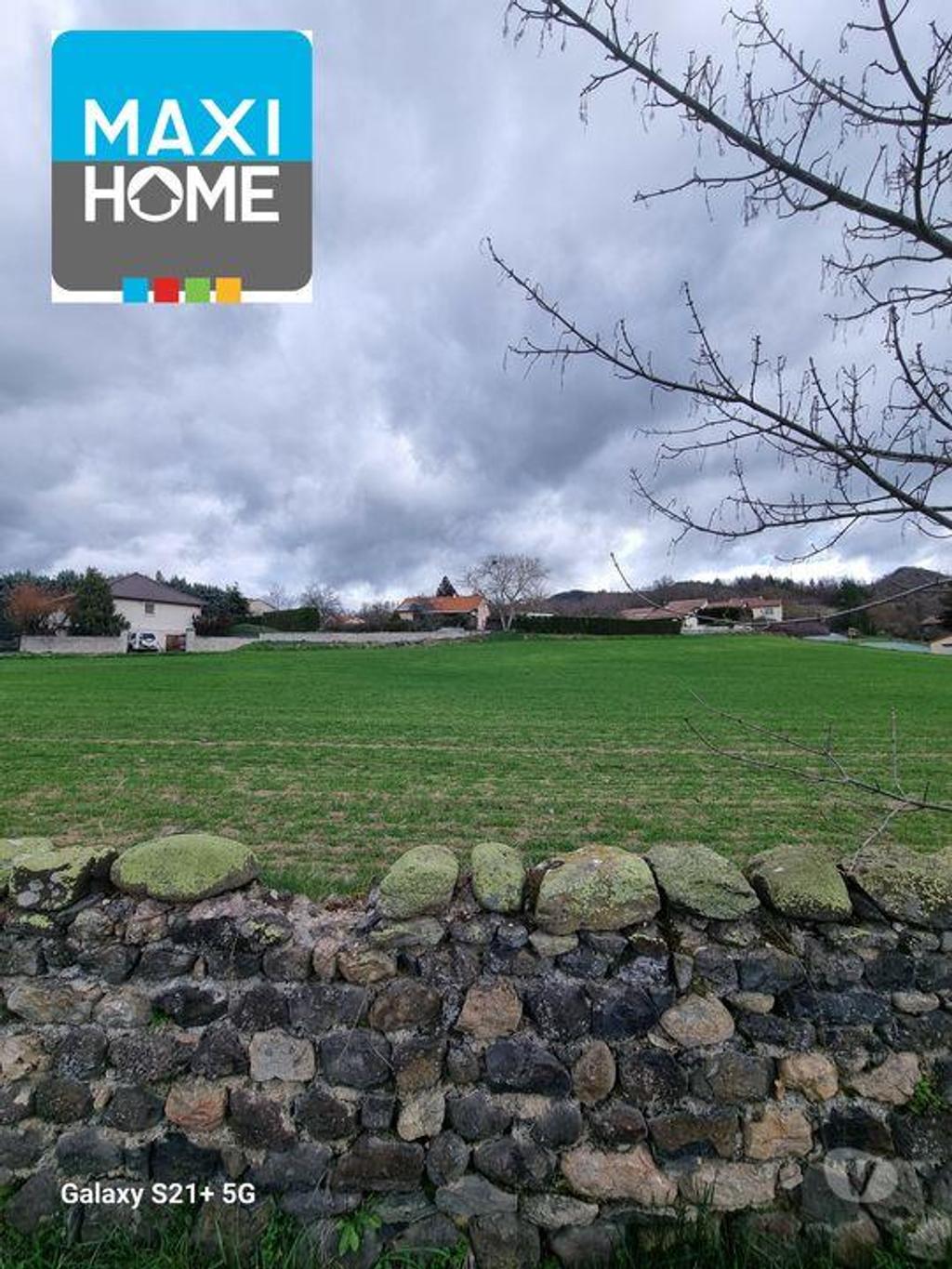 Terrain à vendre Haute-Loire Yssingeaux - 43200 - Photos Vivastreet Terrain de 4540m² situé à Rosières proche de toutes les