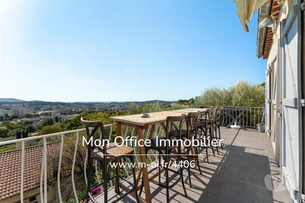 Appartements à vendre Var Toulon - Photos Vivastreet (4406-ASA) Référence : 4406-ASA - Haut de villa 3 pièces avec...
