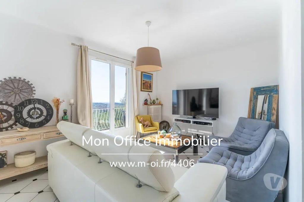 Appartements à vendre Var Toulon - Photos Vivastreet (4406-ASA) Référence : 4406-ASA - Haut de villa 3 pièces avec...