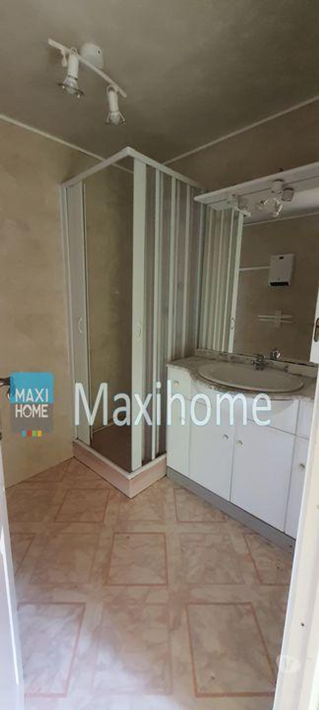 Vente Immeuble Haute-Loire Vorey - 43800 - Photos Vivastreet Ancien Commerce avec Potentiel à Vorey (220 m²)