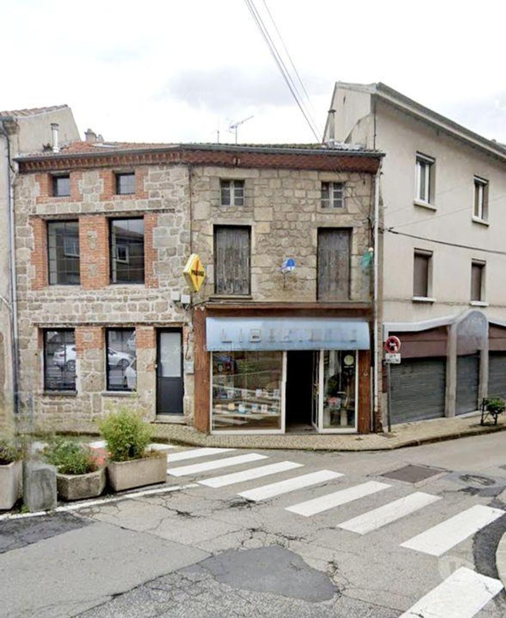Vente Maison Haute-Loire Monistrol sur Loire - 43120 - Photos Vivastreet Commerce, avec appartement à restaurer situé dans le centre