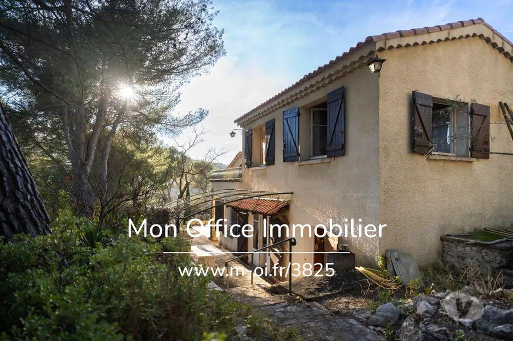 Vente Maison Bouches-du-Rhône Le Tholonet - 13100 - Photos Vivastreet (4765-ETH) Référence : 4765-ETH - Maison - T7 - 147m2 - À...