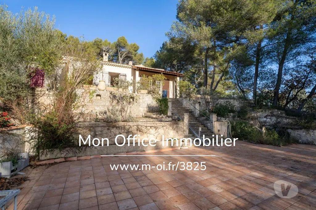 Vente Maison Bouches-du-Rhône Le Tholonet - 13100 - Photos Vivastreet (4765-ETH) Référence : 4765-ETH - Maison - T7 - 147m2 - À...