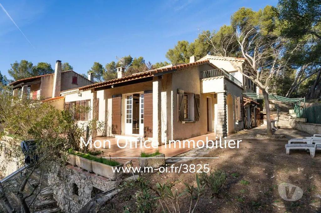 Vente Maison Bouches-du-Rhône Le Tholonet - 13100 - Photos Vivastreet (4765-ETH) Référence : 4765-ETH - Maison - T7 - 147m2 - À...