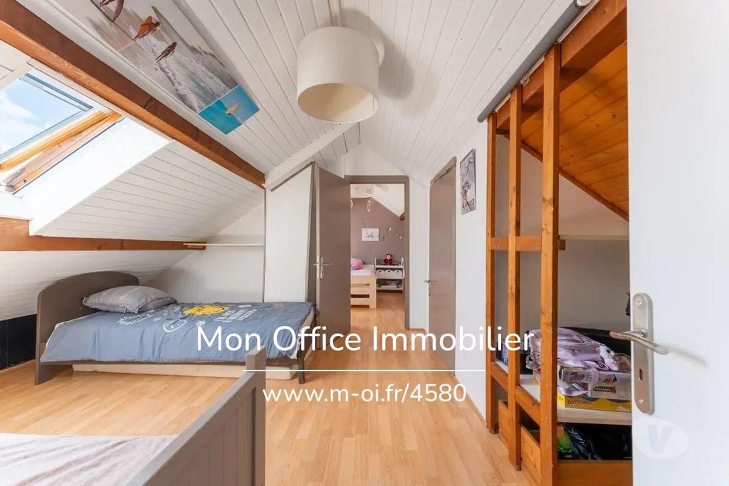 Vente Maison Hautes-Alpes Embrun - 05200 - Photos Vivastreet (4593-MBE) Référence : 4593-MBE - Maison de 3 appartements et...
