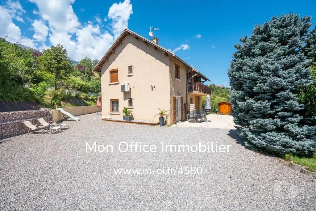 Vente Maison Hautes-Alpes Embrun - 05200 - Photos Vivastreet (4593-MBE) Référence : 4593-MBE - Maison de 3 appartements et...