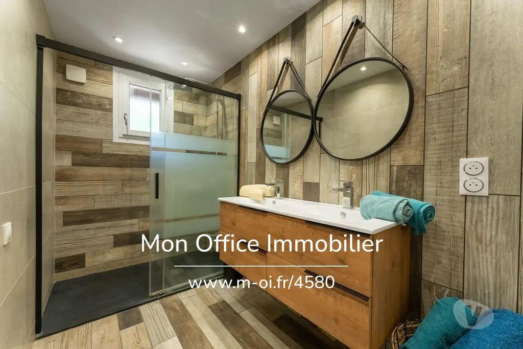 Vente Maison Hautes-Alpes Embrun - 05200 - Photos Vivastreet (4593-MBE) Référence : 4593-MBE - Maison de 3 appartements et...