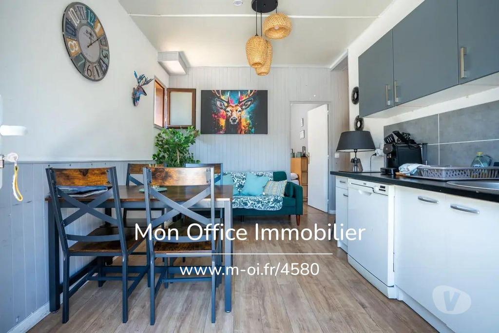 Vente Maison Hautes-Alpes Embrun - 05200 - Photos Vivastreet (4593-MBE) Référence : 4593-MBE - Maison de 3 appartements et...