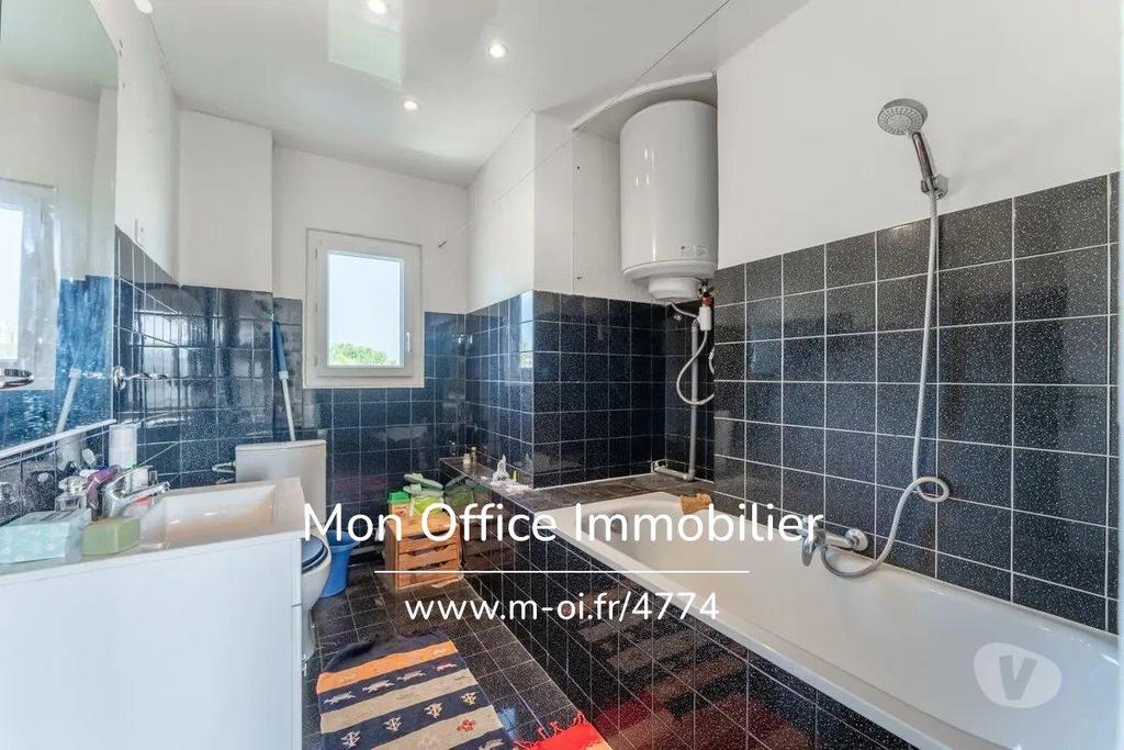 Appartements à vendre Bouches-du-Rhône Marseille - Photos Vivastreet (4774-NZW) Référence : 4774-NZW - Appartement T2 loué - lumineux