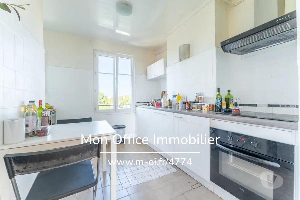 Appartements à vendre Bouches-du-Rhône Marseille - Photos Vivastreet (4774-NZW) Référence : 4774-NZW - Appartement T2 loué - lumineux