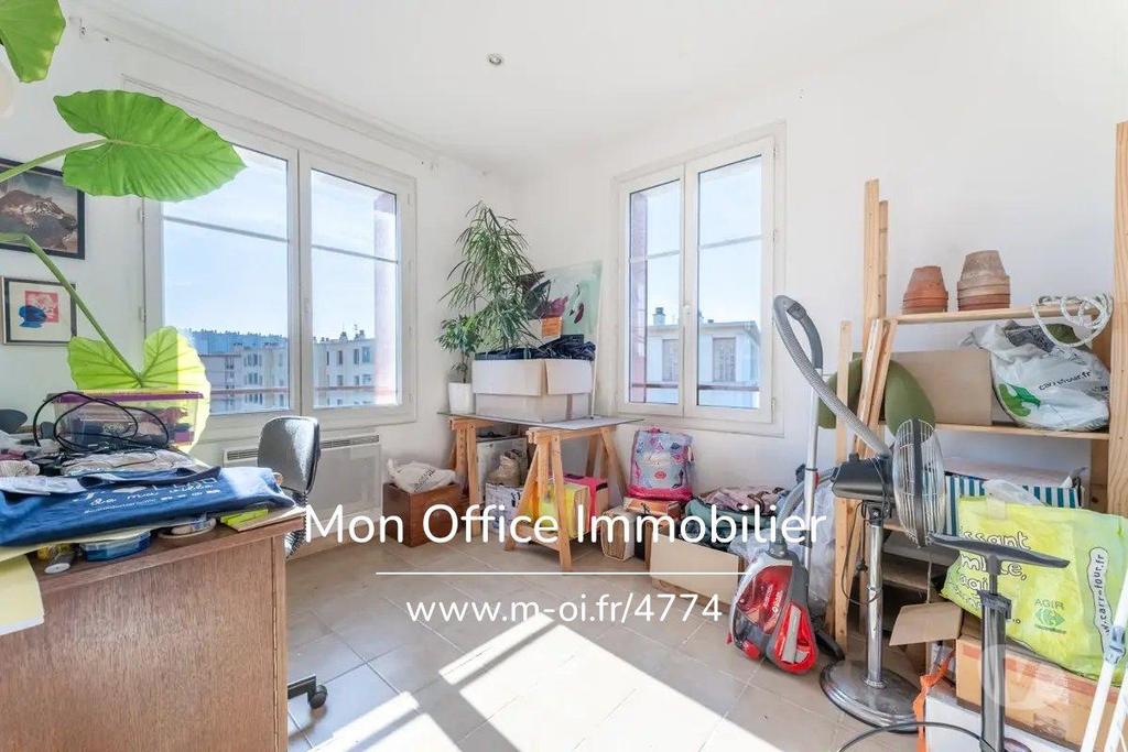 Appartements à vendre Bouches-du-Rhône Marseille - Photos Vivastreet (4774-NZW) Référence : 4774-NZW - Appartement T2 loué - lumineux